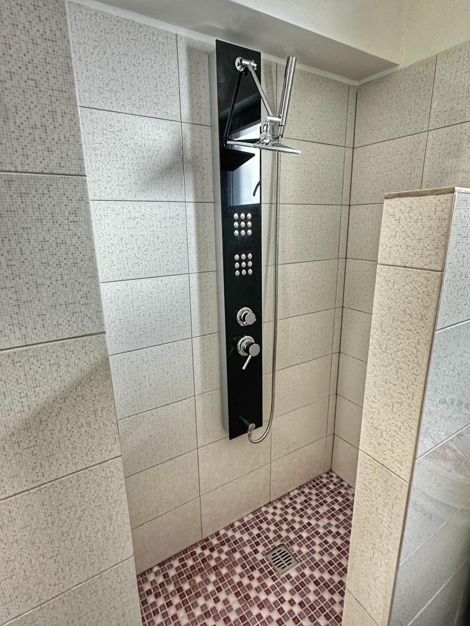 Fancy Apartament Promenada Balcon Panoramic, Parcare, Incalzire Pardoseala, Self Check In Craiova Eksteriør bilde